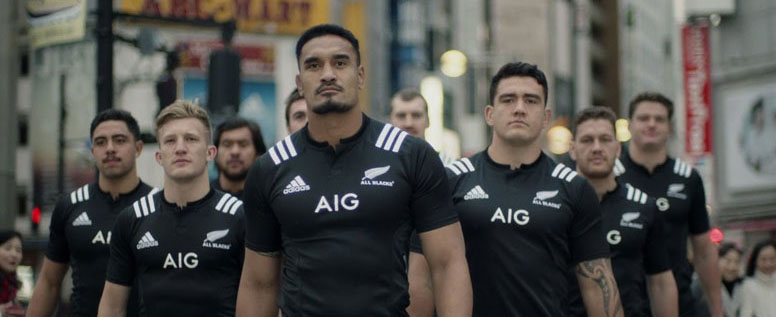 Il "Rugby preventivo" dei New Zealand All Blacks nel nuovo spot di AIG Japan - #TackleTheRisk!
