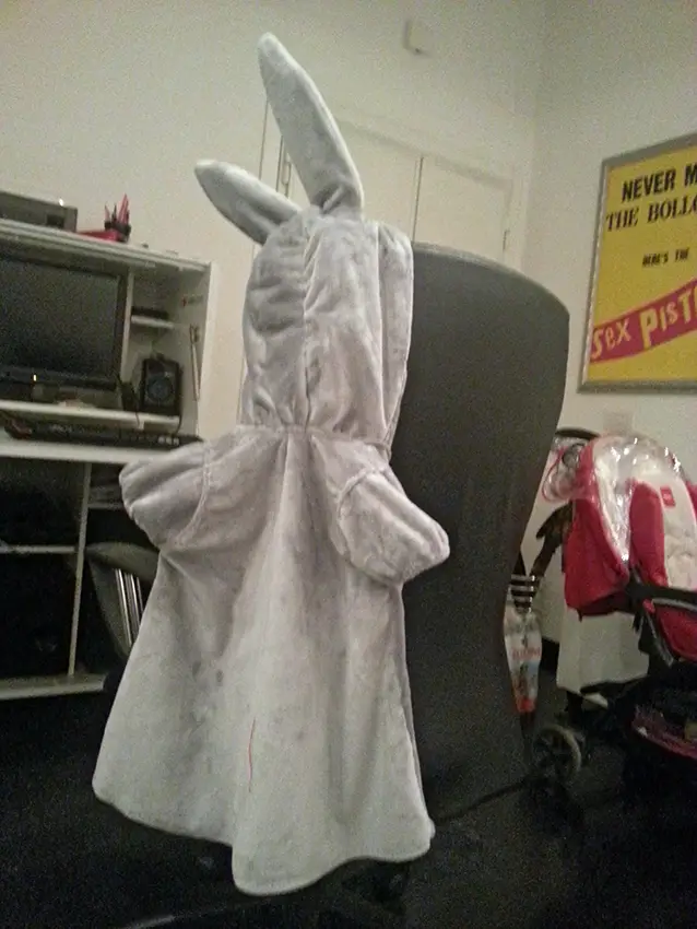 Idee per una maschera da bebè: cucire il costume di Bugs Bunny