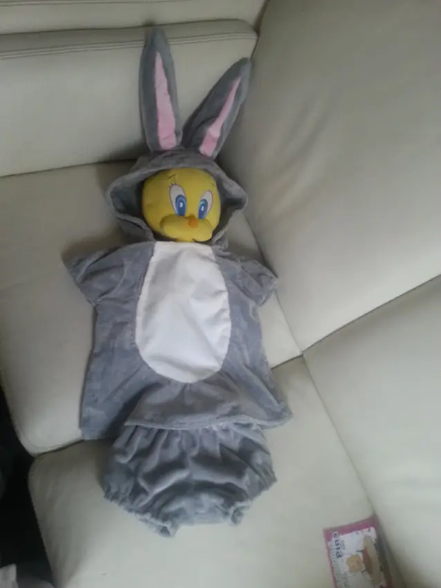 Toddler costume ideas: Bugs Bunny from Baby Looney Tunes cosplay tutorial